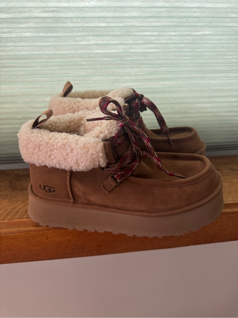UGG Woman KChestnut Suede Shearling-Lined Moccasin Boots with Patterned Laces